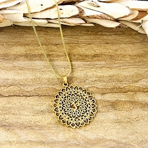 Pendentif Om Bohème Préféré du Marché, Bijoux Spirituels en Laiton pour Femme, Plaqué Or 18 carats, Charme Mandala Sacré en Filigrane, Vente en Gros OEM ODM - Product Image 5