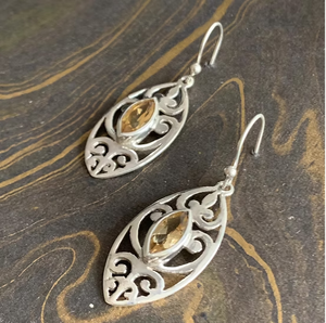 ต่างหูทรงหยดน้ำทรงมาร์คีส์ประดับซิทรินจาก JAIPUR SILVER ทำจากเงินแท้ 925 เหมาะสำหรับใส่ทุกวัน - Product Image 2