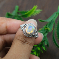 Bague en opale éthiopienne, argent sterling 925, faite à la main, design unique, bague de promesse pour elle, bijoux en opale éthiopienne, cadeau de Noël