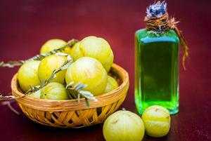 Aceite de Amla Herbal de Marca Privada 100% Puro Natural Prensado en Frío para el Cuidado del Cabello, Cuero Cabelludo Saludable e Hidratado, Fórmula Concentrada a Granel - Product Image 6