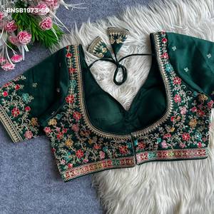 Nueva colección de blusas de seda pesada con lentejuelas, manga corta y cuello redondo. Proveedor de la India. Exportador de moda femenina. - Product Image 2