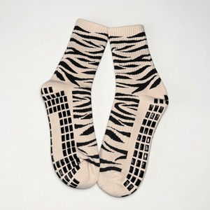 OEM Knitted Crew Non-Slip Soccer Sports Socks Grip <b>Sole</b> Striped Pattern Gray Toe Heel Sweat-Absorbent Winter <b>Nylon</b>/Cotton - Product Image 3