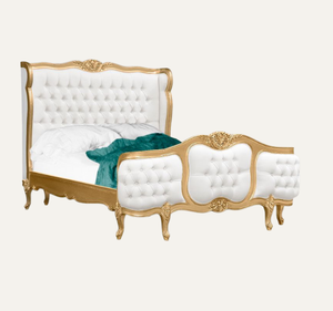 Cama King Size Clásica Europea de Lujo, Tapizada en Blanco, con Estructura de Madera de Caoba Sólida, Acabado Dorado Tallado a Mano, Ensamblada - Product Image 1