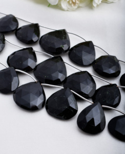 Offre Spéciale Naturel : Cœur Facetté en Spinelle Noire, 3 Brins Naturels pour la Fabrication de Bijoux Fins, Pierre Précieuse - Product Image 1