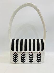 Bolso de Mano con Cuentas y Bordado Geométrico de Perlas Hecho a Mano, Moderno y a la Moda, Multicolor, para Primavera/Verano, para Fiestas, Marca HUSSAIN CRAFTS - Product Image 4