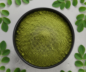 Poudre d'extrait de feuille de Moringa biologique pure, maille fine, soluble dans l'eau, qualité superaliment naturel, durée de conservation de 24 mois, export en vrac - Product Image 1