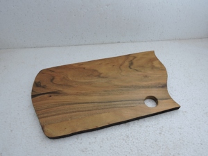 Planche à découper en bois rectangulaire avec poignée et motif de couteau pour usage en cuisine - Product Image 5