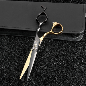 Coffret de Ciseaux Professionnels Noirs et Dorés pour Coiffure – Ciseaux de Coiffure, Tondeuse, Ciseaux à Effiler et Ciseaux de Coupe pour Barbier - Product Image 4