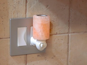 Lampe de sel de l'Himalaya en matériau organique, écologique, artisanale, à brancher, forme naturelle, design sculpté, thème Amour, pour la maison - Product Image 5