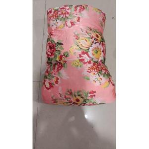 Suministro al por mayor de tela satinada estampada con diseños vibrantes para la producción de prendas de vestir disponible con calidad y precio de exportación. - Product Image 3