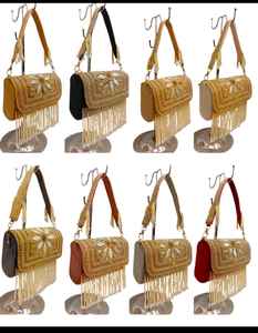 Nuevo Bolso de Mano Bordado con Cuentas, Clutch Artesanal con Diseño Intrincado y Motivo Floral, Bolsos de Mujer - Product Image 4