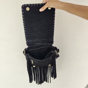 Bolso bandolera de cuero genuino con flecos de pelo de vaca estilo gitano, bolso de hombro bohemio para mujer, estilo western, personalizado OEM, bolso rústico de vaquera. - Product Image 6