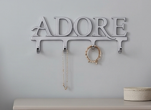 Elegantes Ganchos Metálicos Adore para Pared, 4 Ganchos, Diseño Moderno con Letras, Resistente al Óxido, Perchero Organizador - Product Image 6