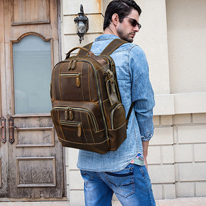 Sac à dos classique pour homme en cuir véritable avec fermeture à boucle - Léger, résistant à l'eau, idéal pour la randonnée, l'école et les ordinateurs portables - Product Image 6