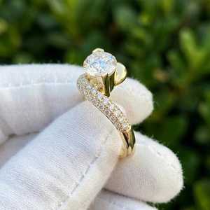 Bague de mariage personnalisable pour femme en or massif 18 carats, diamant de laboratoire 5,02 carats, taille marquise, certifié IGI, avec bande incurvée unique - Product Image 4