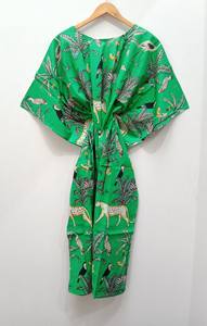 ชุดเดรสผ้าฝ้ายพิมพ์ลายดอกไม้สไตล์วินเทจสำหรับผู้หญิง คอวี แขนสามส่วน ลายป่า 100% ผ้าฝ้ายสีเขียว ยาวระดับเข่า ชุดคลุมชายหาด - Product Image 6