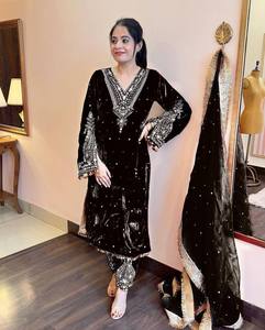 Ensemble Salwar Kameez en velours noir pour femmes, brodé de sequins et de perles, avec dupatta, pour mariage ou fête - Product Image 4