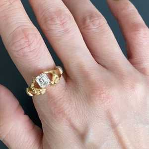 Anillo Escultural de Diamante Corte Asscher de 1.01CT de Alta Demanda, Cultivado en Laboratorio, Oro Sólido de 14K, Diseño Único para Regalo de Boda o Compromiso para Ella - Product Image 4