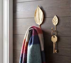 Premium Golden Leaf Shape <b>Wall</b> <b>Hook</b> Metal Rust Resistant Modern Design For Clothing Storage Elegant Home Decor - Product Image 4