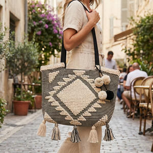 Bolso Boho Grande de Hombro para Mujer, Hecho a Mano en India, con Múltiples Borlas, Ideal para Viajes, Bolso de Playa Boho, Bolso Tote con Detalles de Diamantes Blancos - Product Image 1