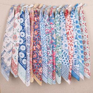 Pañuelo de algodón con estampado floral bohemio hecho a mano, bandana india, pañuelo cuadrado para la cabeza, pañuelo para el cabello y el cuello, ligero para adultos - Product Image 3