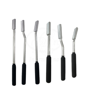 ชุดเครื่องมือขูดฟันม้าแบบแกนแบน 6 ชิ้น ทำจากสแตนเลส ด้ามจับ PVC ใบมีดถอดเปลี่ยนได้ ขนาด 13 14 15 18 19 20 นิ้ว สำหรับสัตวแพทย์ - Product Image 2