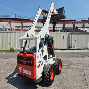 รถตักล้อยาง Bobcat S850 รุ่นทรงพลัง พร้อมระบบไหลเสริม 138.2 ลิตรต่อนาที และประสิทธิภาพการจัดการวัสดุที่แข็งแกร่ง - Product Image 1