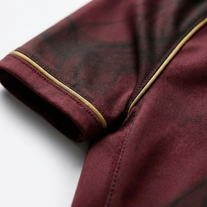 ชุดยูนิฟอร์มฟุตบอลแบบซับลิเมชั่นสั่งทำ OEM คุณภาพดีเยี่ยม ระบายอากาศได้ดี สำหรับทีมชายและหญิง เสื้อและกางเกงขาสั้น ผลิตจากโพลีเอสเตอร์ 100% - Product Image 5