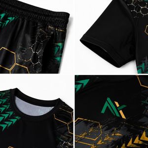 ชุดเสื้อยืดและกางเกงขาสั้นพิมพ์ลายหกเหลี่ยมสำหรับผู้ชาย แห้งเร็ว 2 ชิ้น ชุดกีฬาฤดูร้อน ระบายอากาศได้ดี ผลิตจากโพลีเอสเตอร์ พิมพ์ลายแบบ Sublimation - Product Image 5