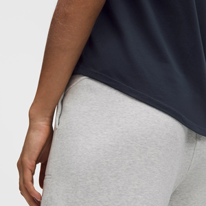 Camiseta de Verano Personalizada 2026 para Mujer, Cuello en V, Manga Corta, Dobladillo Curvo, 100% Algodón, Transpirable, de Secado Rápido, para Deporte y Fitness - Product Image 4