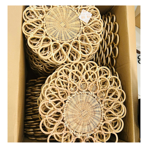 Set de table en rotin fait main de qualité supérieure, motif floral |   Assiette de présentation en osier naturel pour la mise en place de la table à manger |   Écologique Rustique - Product Image 4