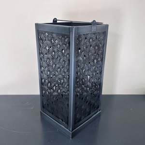 Portavelas de Metal Vintage Hecho a Mano, Diseño Artesanal V522, con Asa Decorativa de Hierro, Tamaño 5.25X5.25X11.5, para Hogar y Jardín - Product Image 2