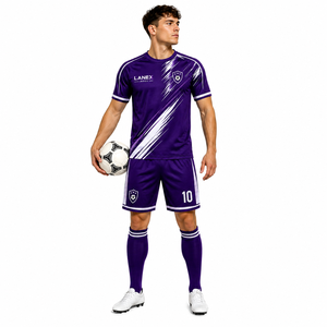 Conjunto de Uniforme de Fútbol Personalizado para Equipos, Camiseta y Pantalones Cortos de Primera Calidad, Tejido Transpirable con Ajuste Atlético para Entrenamiento - Product Image 1