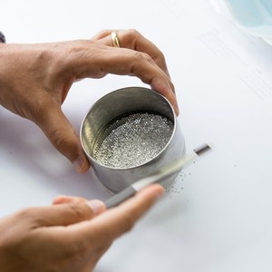 Diamants ronds de laboratoire, petits, non montés, CVD HPHT, certifiés IGI, excellente taille, clarté VS/VVS, couleur DEF, vente en gros - Product Image 1