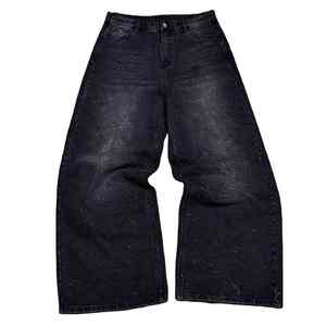 Nuestra Experiencia Artesanal Garantiza que Cada Piedra Permanezca Firmemente Fijada en tu Nueva Falda Vaquera con Pedrería Favorita - Product Image 1