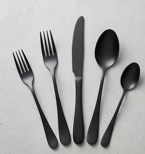 Juego de Cubiertos Minimalistas en Negro Mate, Cuchillo, Tenedor y Cuchara de Acero Inoxidable, Aptos para Lavavajillas, Cubiertos para Boda - Product Image 1