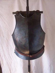 Cuirasse médiévale en acier doux, armure de chevalier avec tassettes, armure de croisé pour reconstitution historique, cosplay, Halloween - Product Image 6