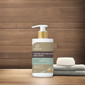 โลชั่นบำรุงผิวกายสูตรข้าวผสมโปรตีนไหม สำหรับทุกเพศทุกวัย ปราศจากน้ำหอมและพาราเบน ช่วยลดเลือนริ้วรอย - Product Image 1