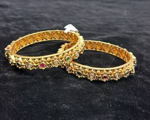 กำไลข้อมือผู้หญิง TISHYA DIAMOND ชุบทอง ประดับคริสตัลแบบ Channel Set และดีไซน์เรขาคณิต เครื่องประดับงานแต่งงานสไตล์ชาติพันธุ์สุดอินเทรนด์ - Product Image 3