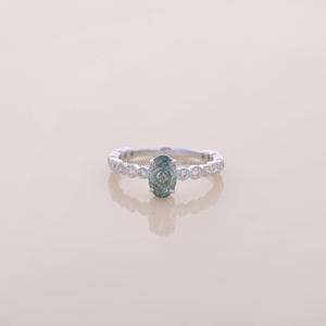 Bague de fiançailles vintage en or blanc avec accent de moissanite bleue taille marquise pour femme - Product Image 1