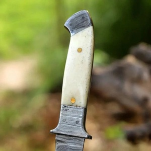 Couteau de chasse artisanal en acier Damas de qualité industrielle avec manche en os et étui en cuir pour le camping en plein air - Product Image 2