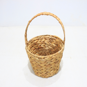 Panier à fleurs en jacinthe d'eau, nouveau design, tissé à la main, avec poignée tressée - Product Image 1