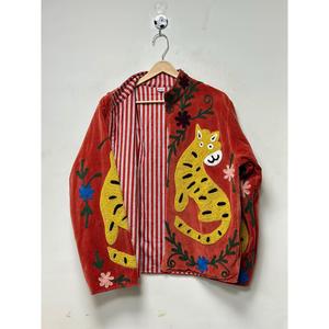 Veste en velours rouge corail de qualité supérieure, brodée avec un motif de tigre, manches longues, col montant, style bohème, vêtements d'extérieur pour femmes pour l'hiver - Product Image 2