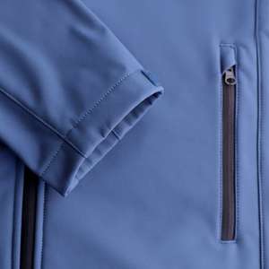 Ventes en gros de vestes softshell à capuche de qualité supérieure pour hommes, logo personnalisé, coupe-vent, imperméable, séchage rapide, chaudes, en promotion - Product Image 3