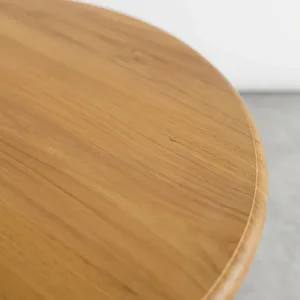 Table ronde d'extérieur en teck, base en bois massif, mobilier de patio durable, finition naturelle - Product Image 3