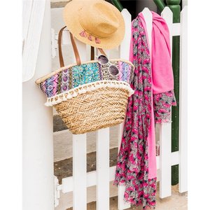 Pareo de playa floral estampado por el fabricante, con la parte delantera de poliéster y viscosa y la parte trasera como toalla, 2 en 1 - Product Image 4