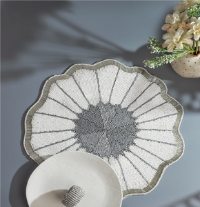 Set de table brodé perlé, design floral blanc et gris, napperons perlés décoratifs, vente chaude - Product Image 1