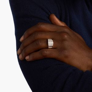 Bague de luxe pour homme en platine plaquée, sertie de trois rangées de diamants naturels ronds taille brillant - Product Image 4