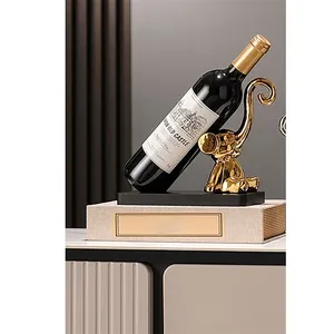 Moderno Soporte Decorativo para Botellas de Vino Hecho a Mano, Exhibidor de Hierro para Restaurantes, Elegante Soporte de Aluminio Dorado con Diseño de Mono, Impermeable, Estilo Rústico - Product Image 1