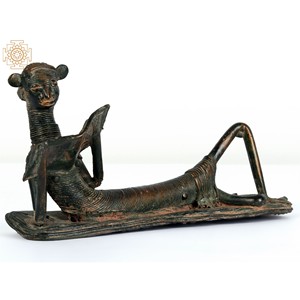 Estatua de latón tribal hecha a mano de 6 pulgadas leyendo un libro artículo de escultura de decoración del hogar indio - Product Image 2